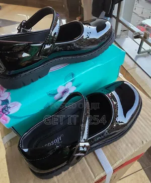 *Boys High-quality Black Wipe And Go School