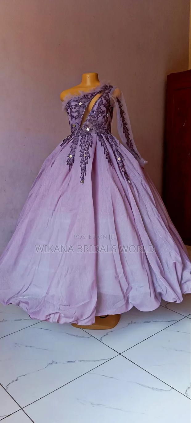Wedding Gowns and Jewellery - thumbnail 2