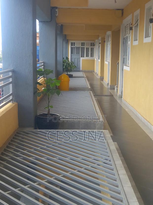 Studio Abnb at 2000 - thumbnail 7