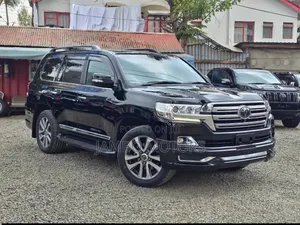 Toyota Land Cruiser 4.6 V8 ZX 2019 Black