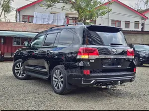 Toyota Land Cruiser 4.6 V8 ZX 2019 Black