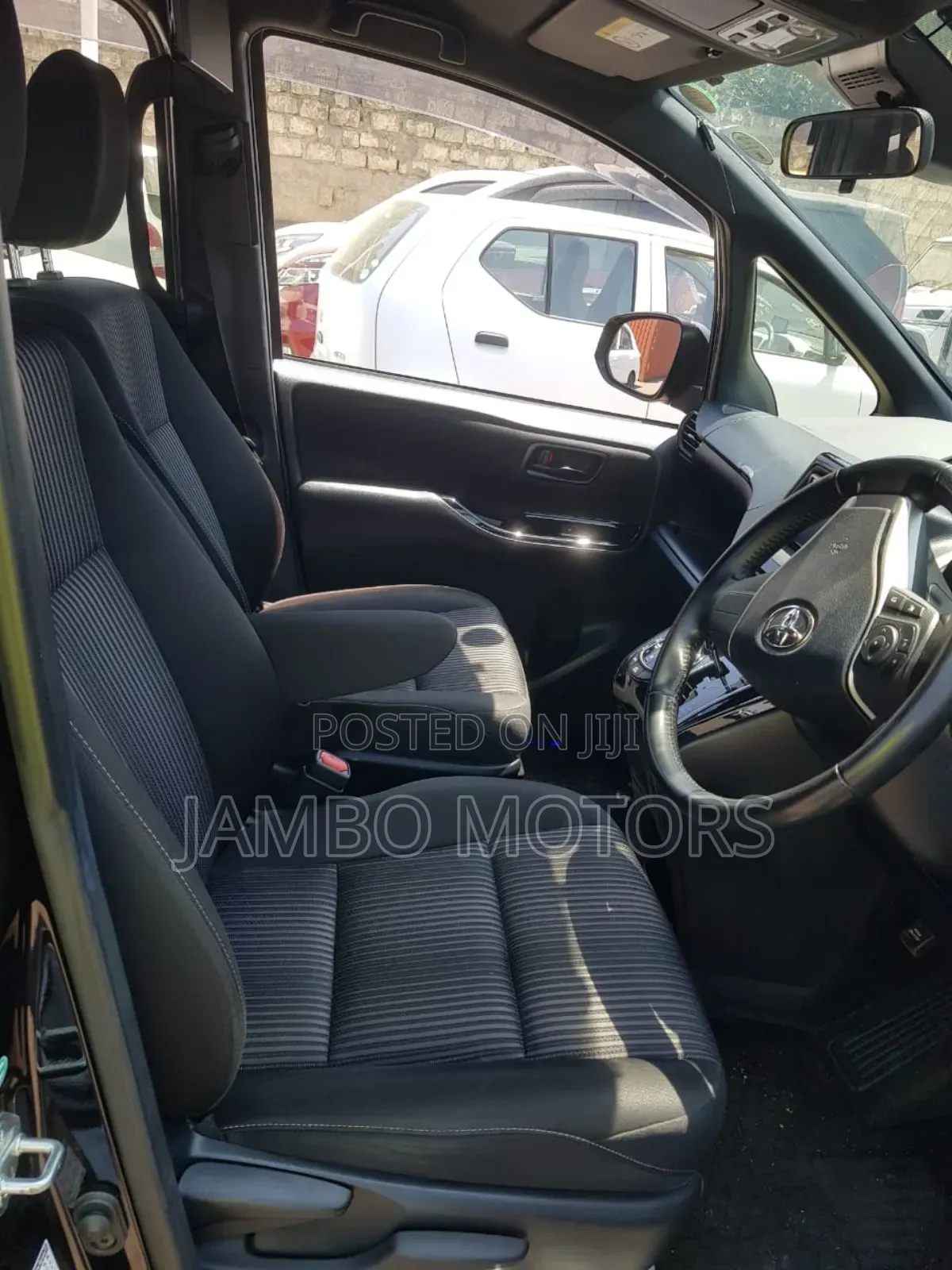 Toyota Noah 2.0 FWD (8 Seater) 2019 Black