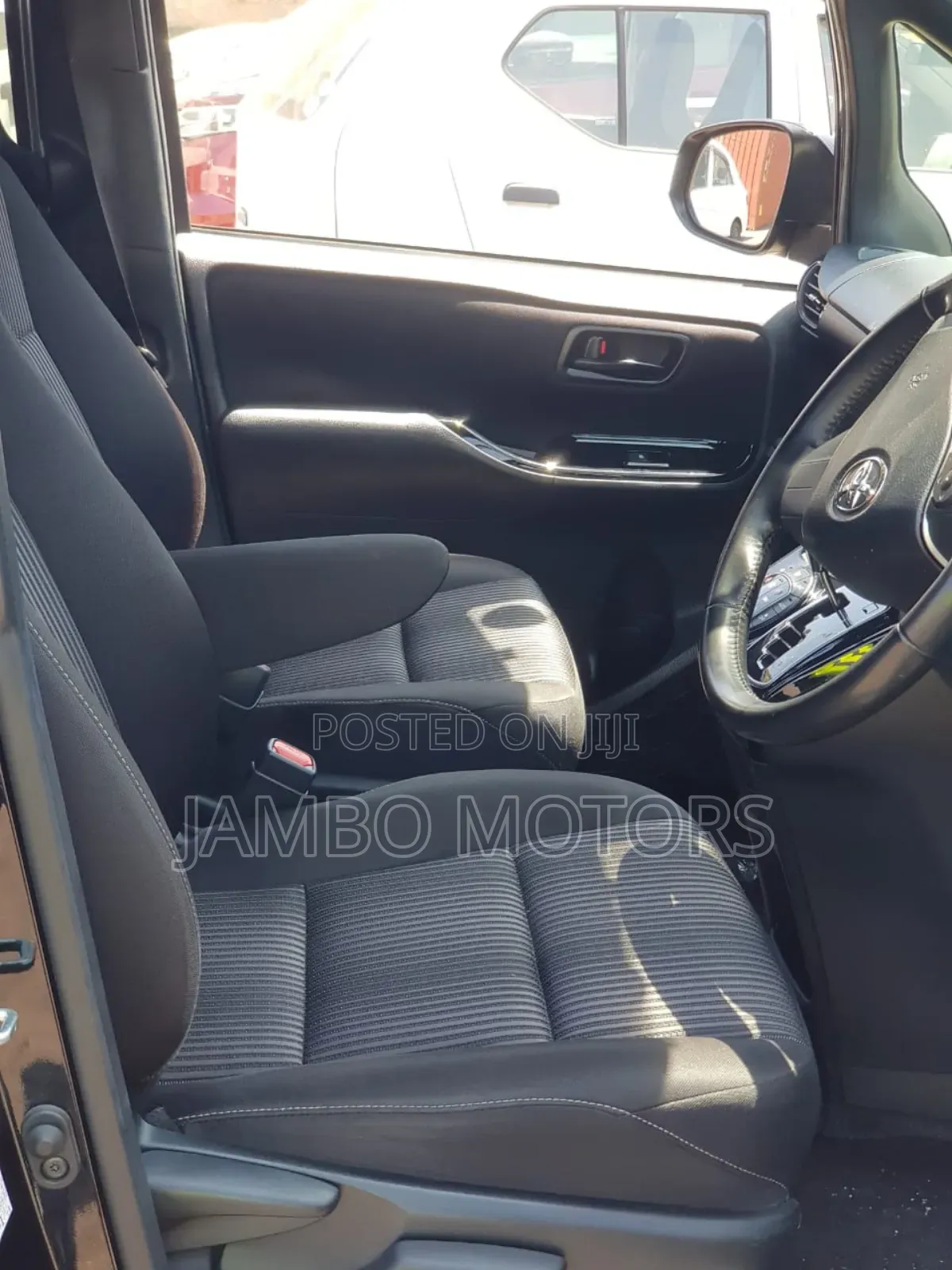 Toyota Noah 2.0 FWD (8 Seater) 2019 Black