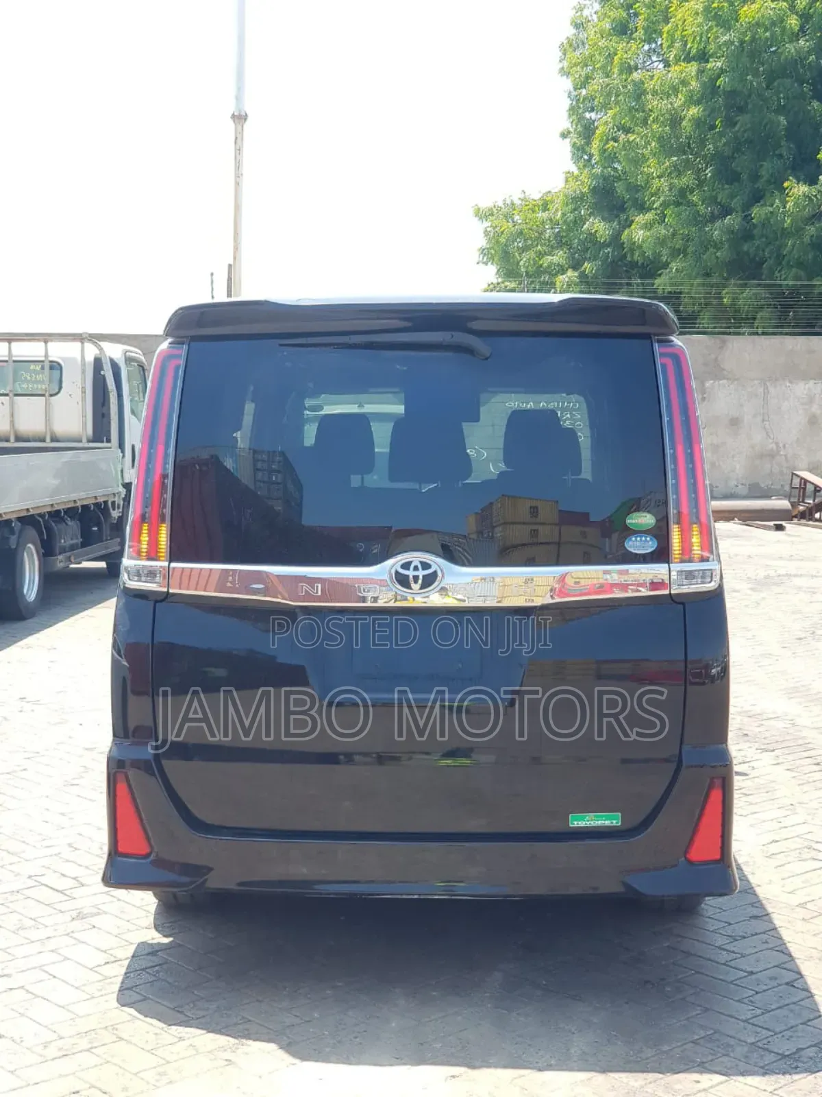 Toyota Noah 2.0 FWD (8 Seater) 2019 Black