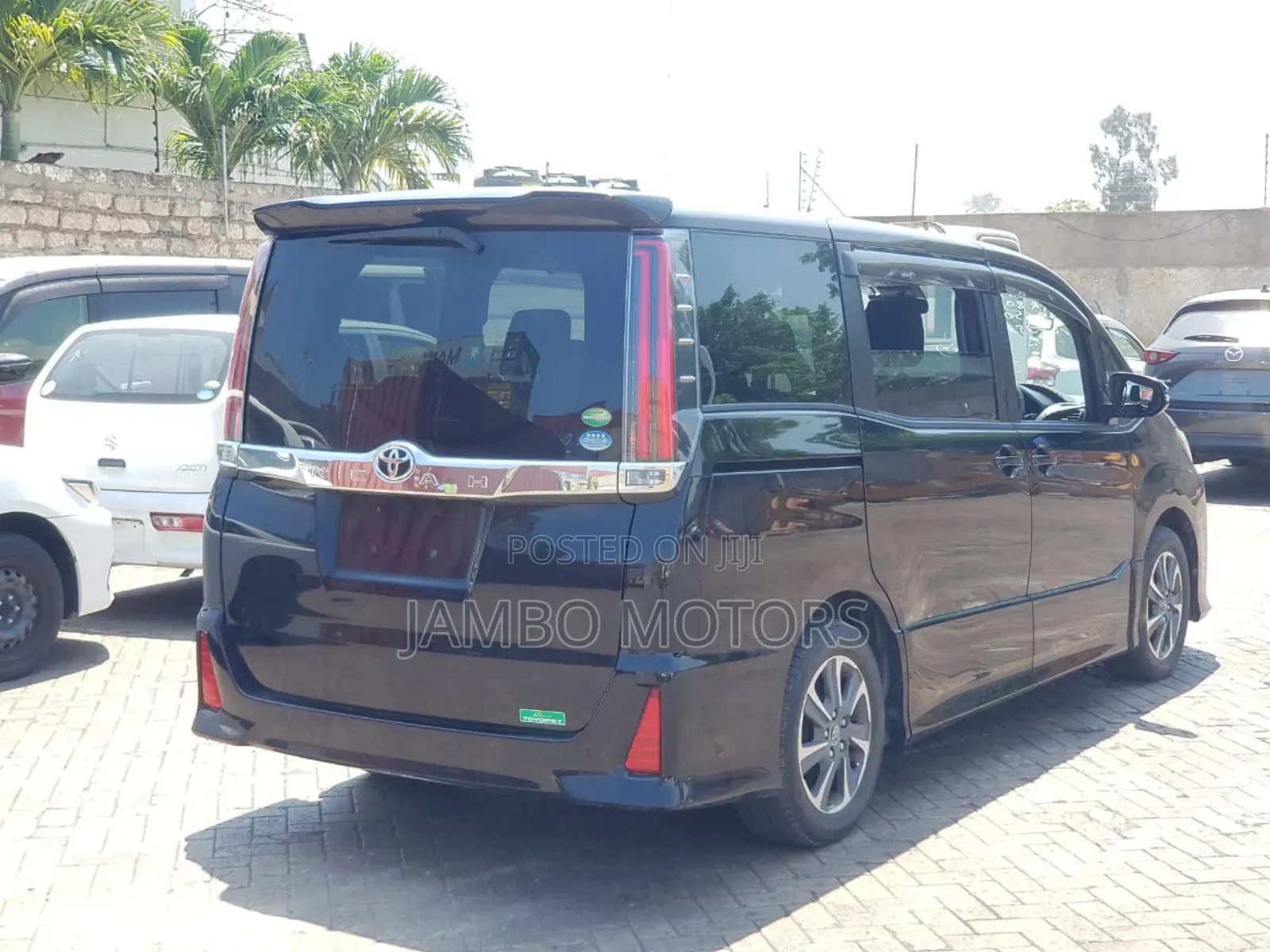 Toyota Noah 2.0 FWD (8 Seater) 2019 Black