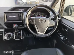 Toyota Noah 2.0 FWD (8 Seater) 2019 White