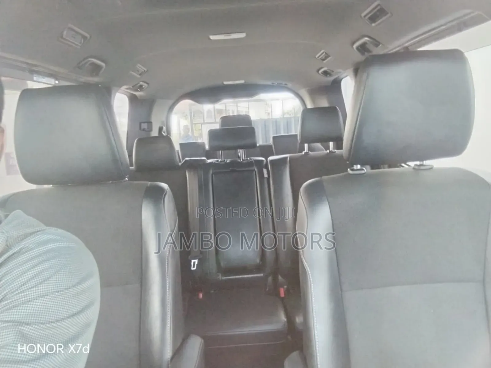 Toyota Noah 2.0 FWD (8 Seater) 2019 White