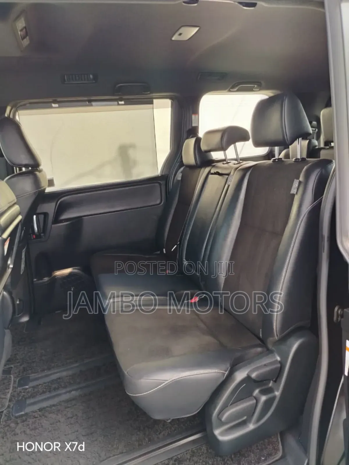 Toyota Noah 2.0 FWD (8 Seater) 2019 White
