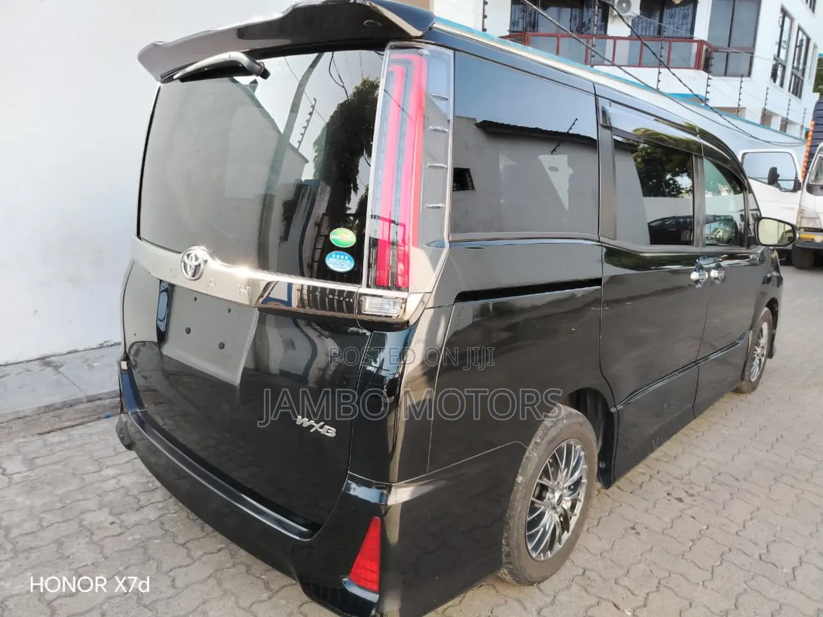 Toyota Noah 2.0 FWD (8 Seater) 2019 White