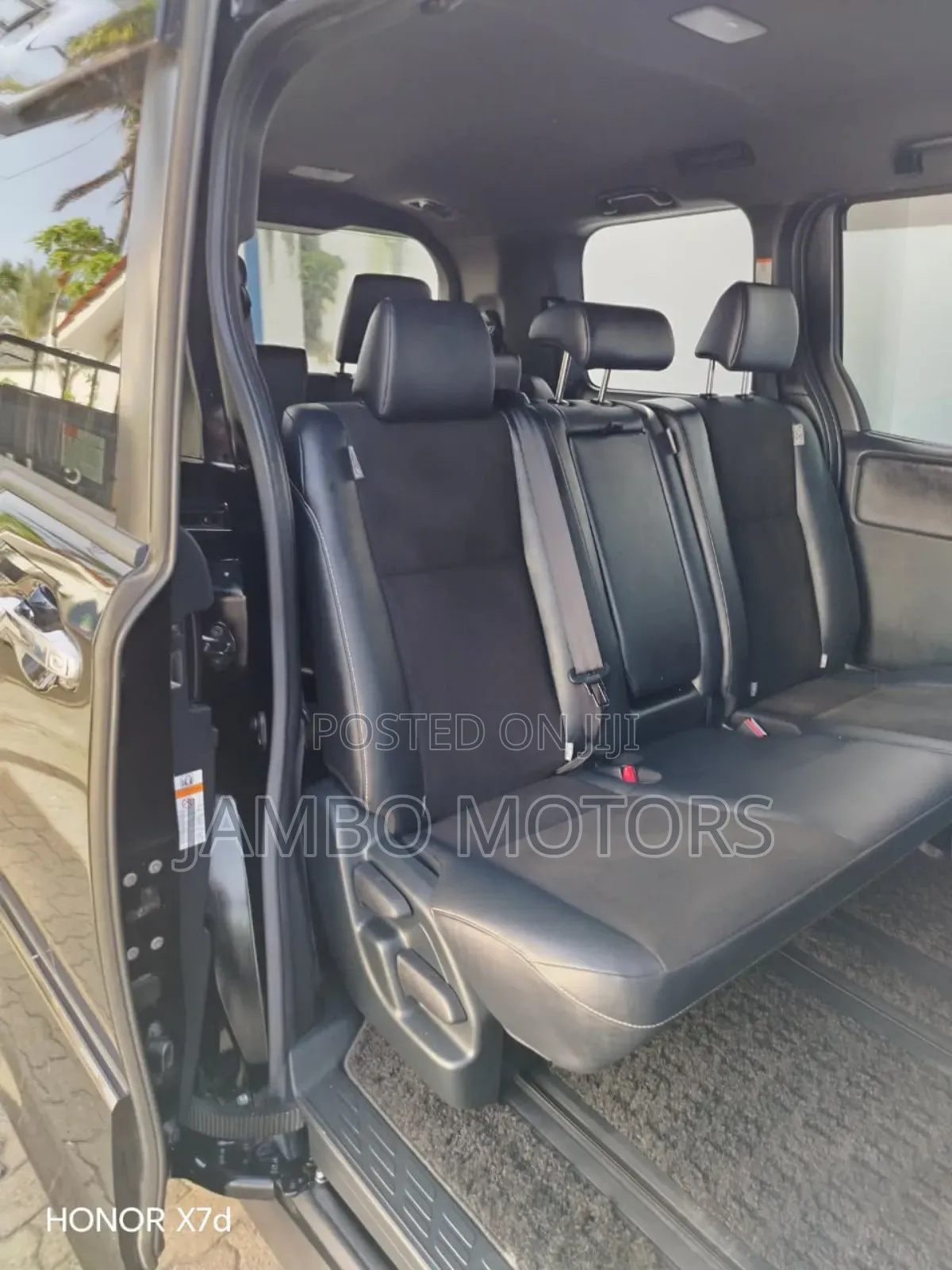 Toyota Noah 2.0 FWD (8 Seater) 2019 White