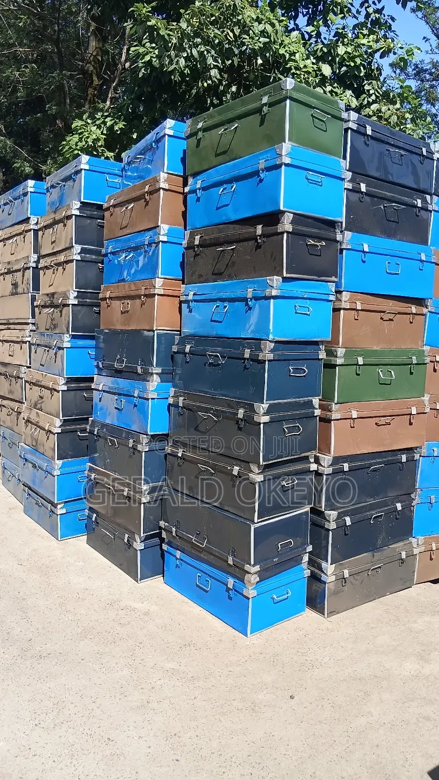 Metallic Boxes/Metallic Trunks