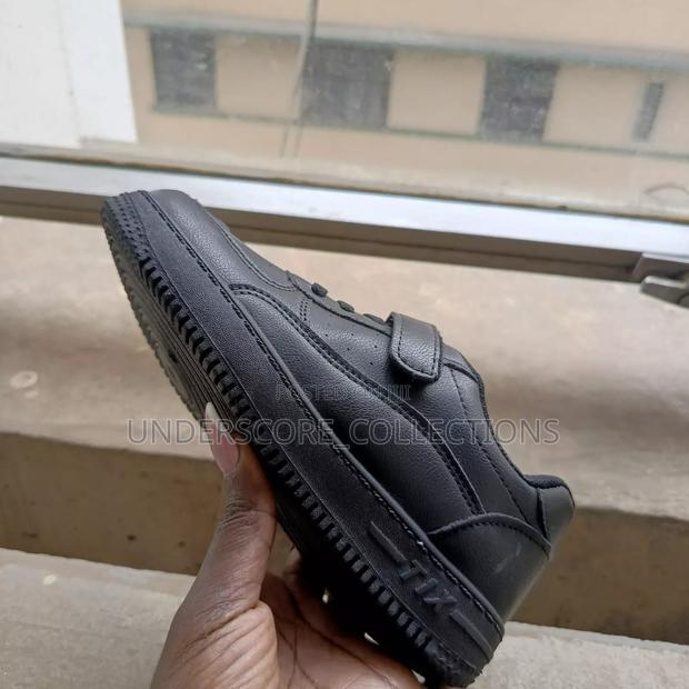 Black/White Kids Quality Unisex Sneakers - main view