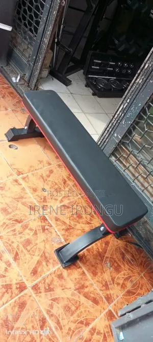 Black Flat Bench Press