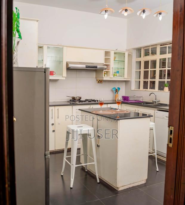 Spacious 2 Br Near Westgate Mall - thumbnail 6