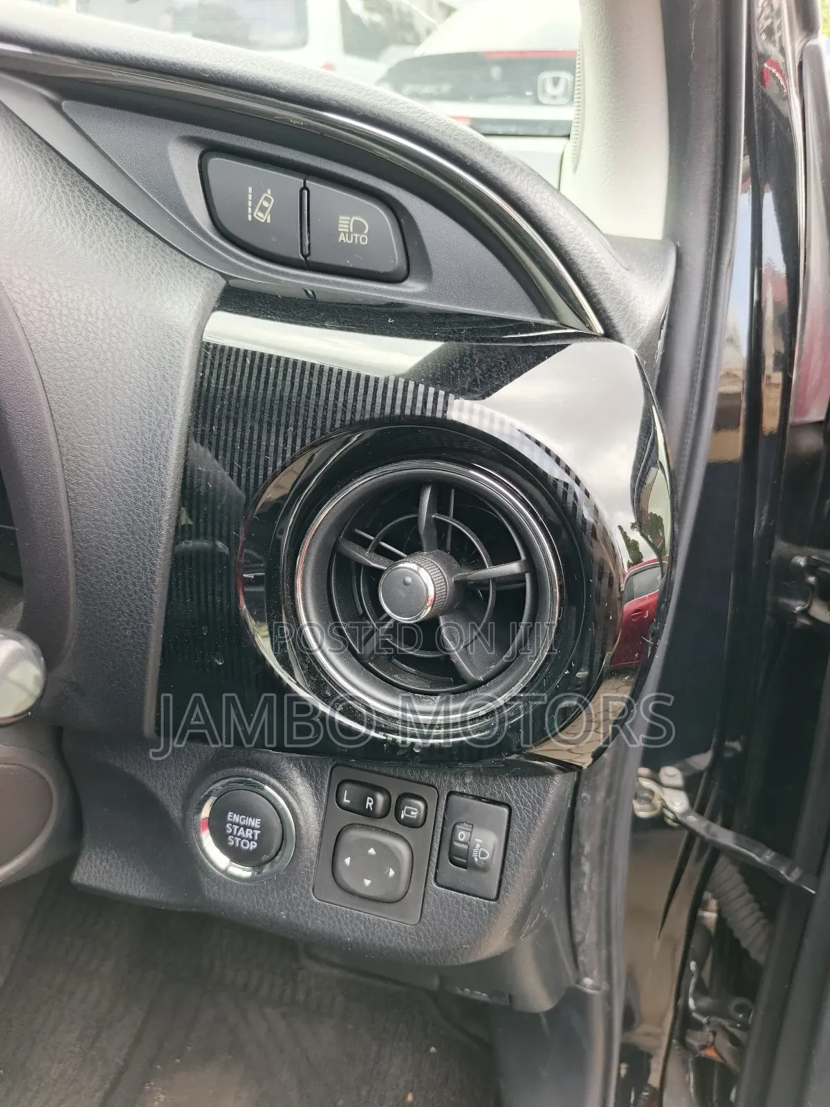 Toyota Vitz 1.3 FWD 5dr 2020 Blue
