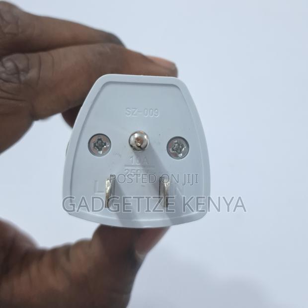 Iec Type B Universal Ac Power Plug Travel Adapter (Nema 5-15)