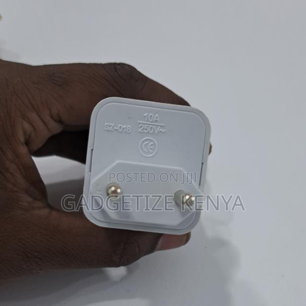 Iec Type C (Euro) Universal Power Travel Adapter (Europlug Cee 7/16)