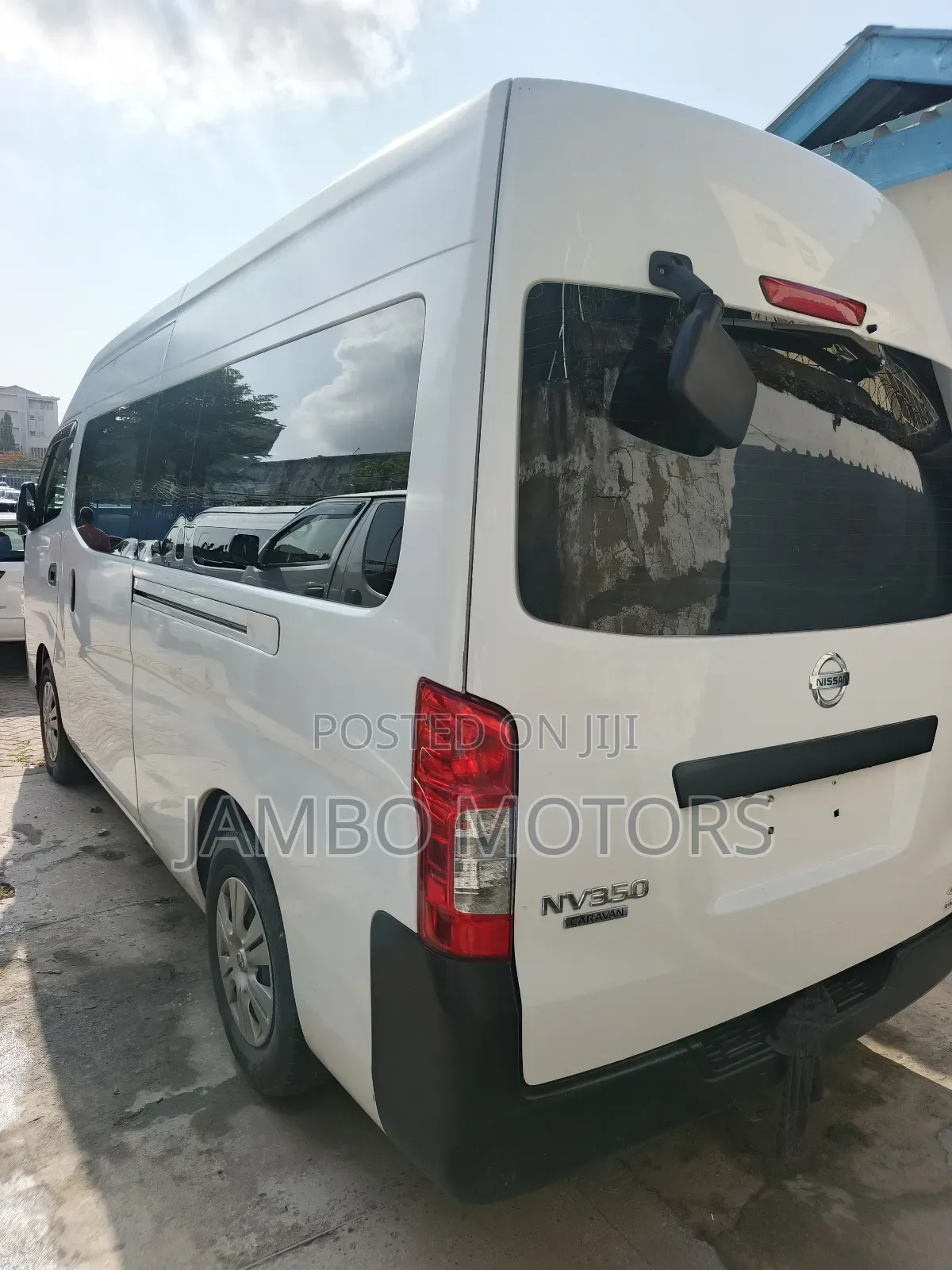 Nissan Caravan (Urvan) 2019 White
