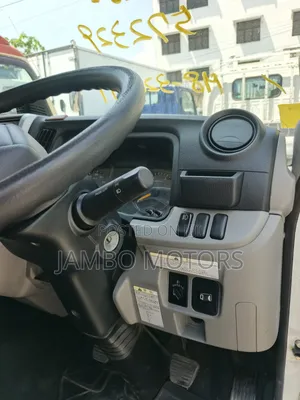 Nissan Caravan (Urvan) 2019 White
