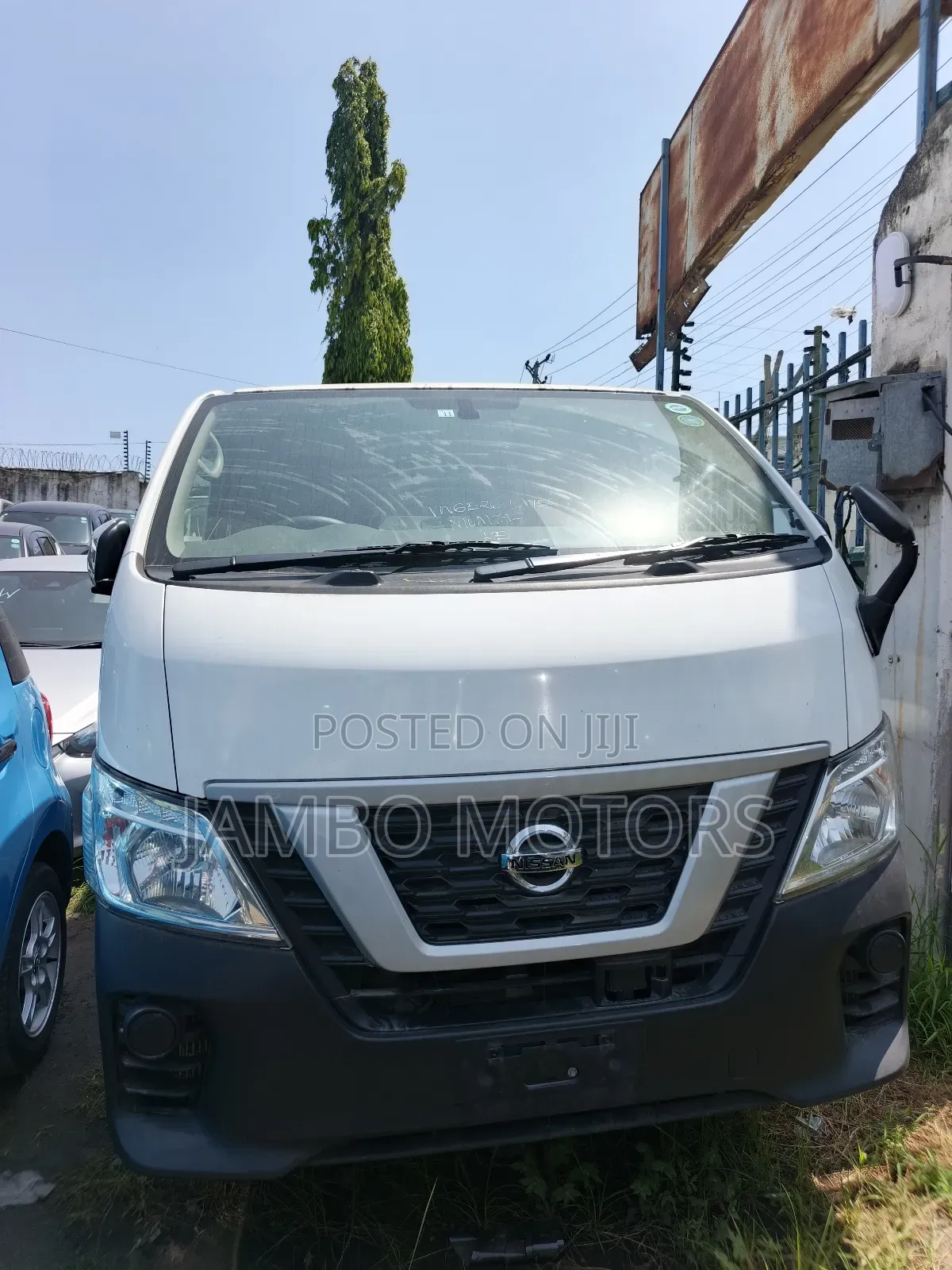 Nissan Caravan (Urvan) 2019 White