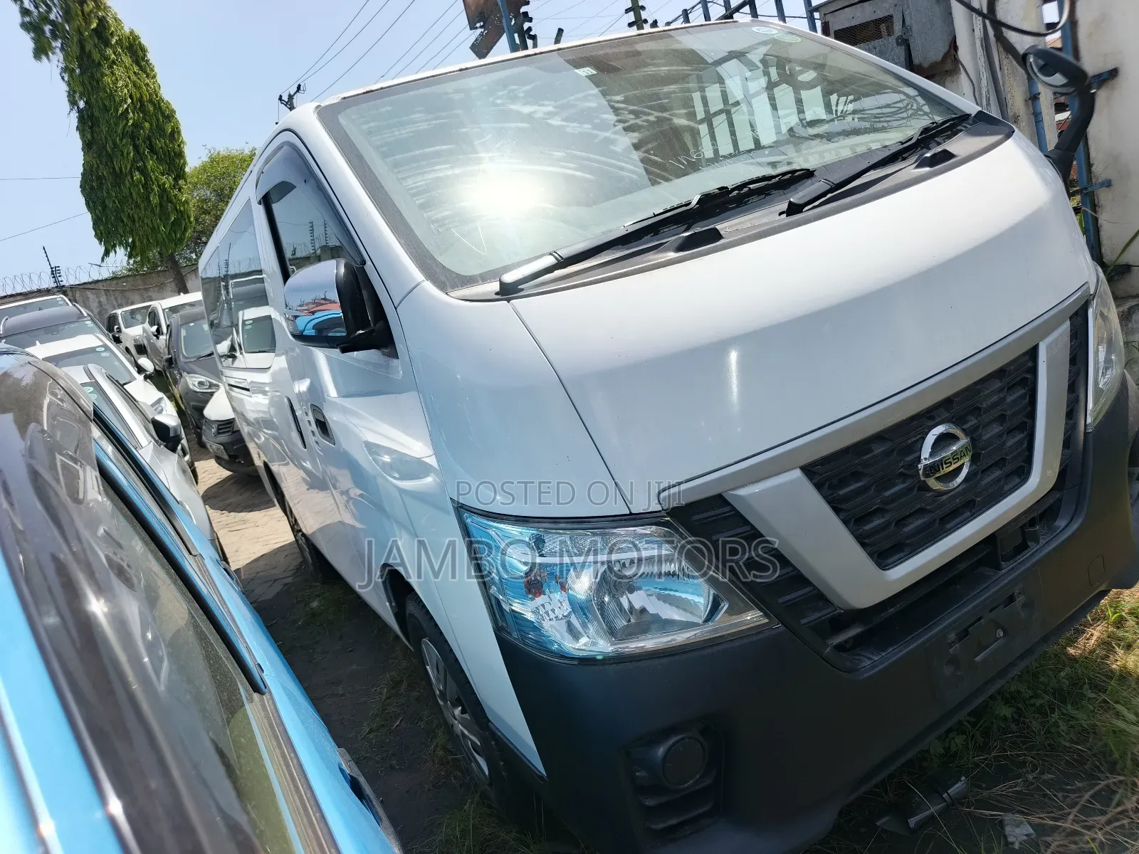 Nissan Caravan (Urvan) 2019 White