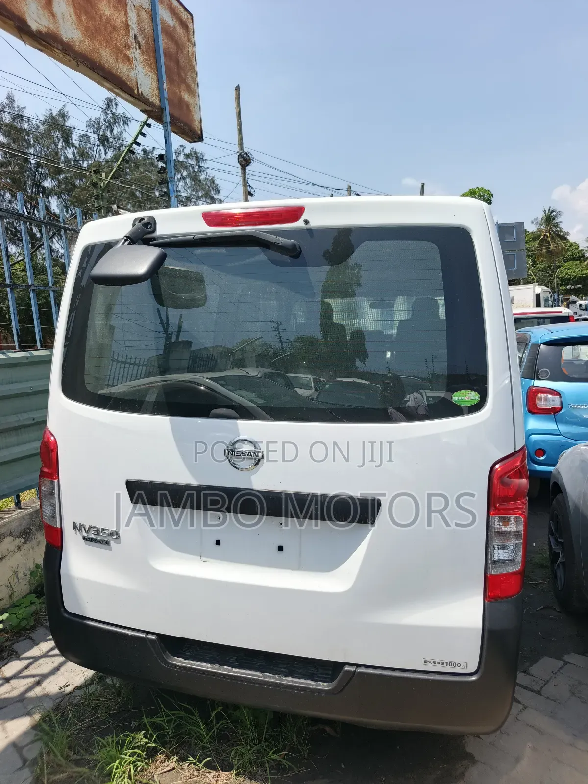 Nissan Caravan (Urvan) 2019 White