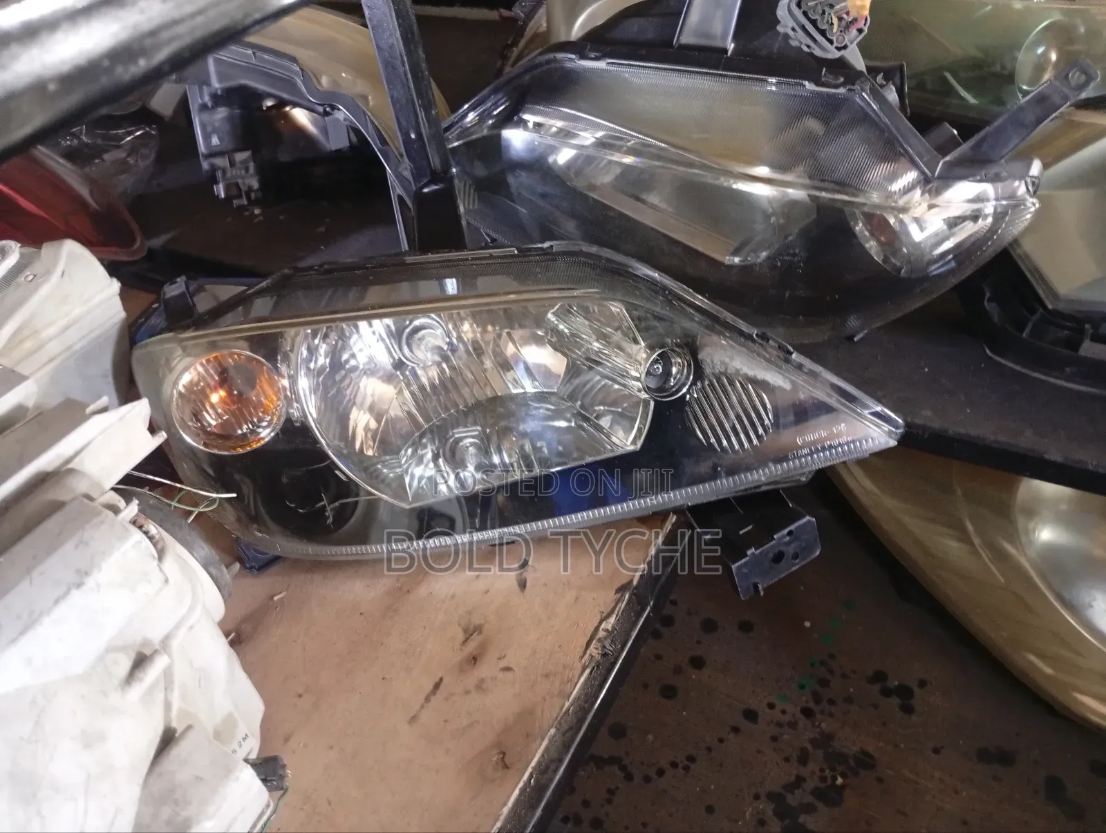 Mazda Demio 2003 Headlight