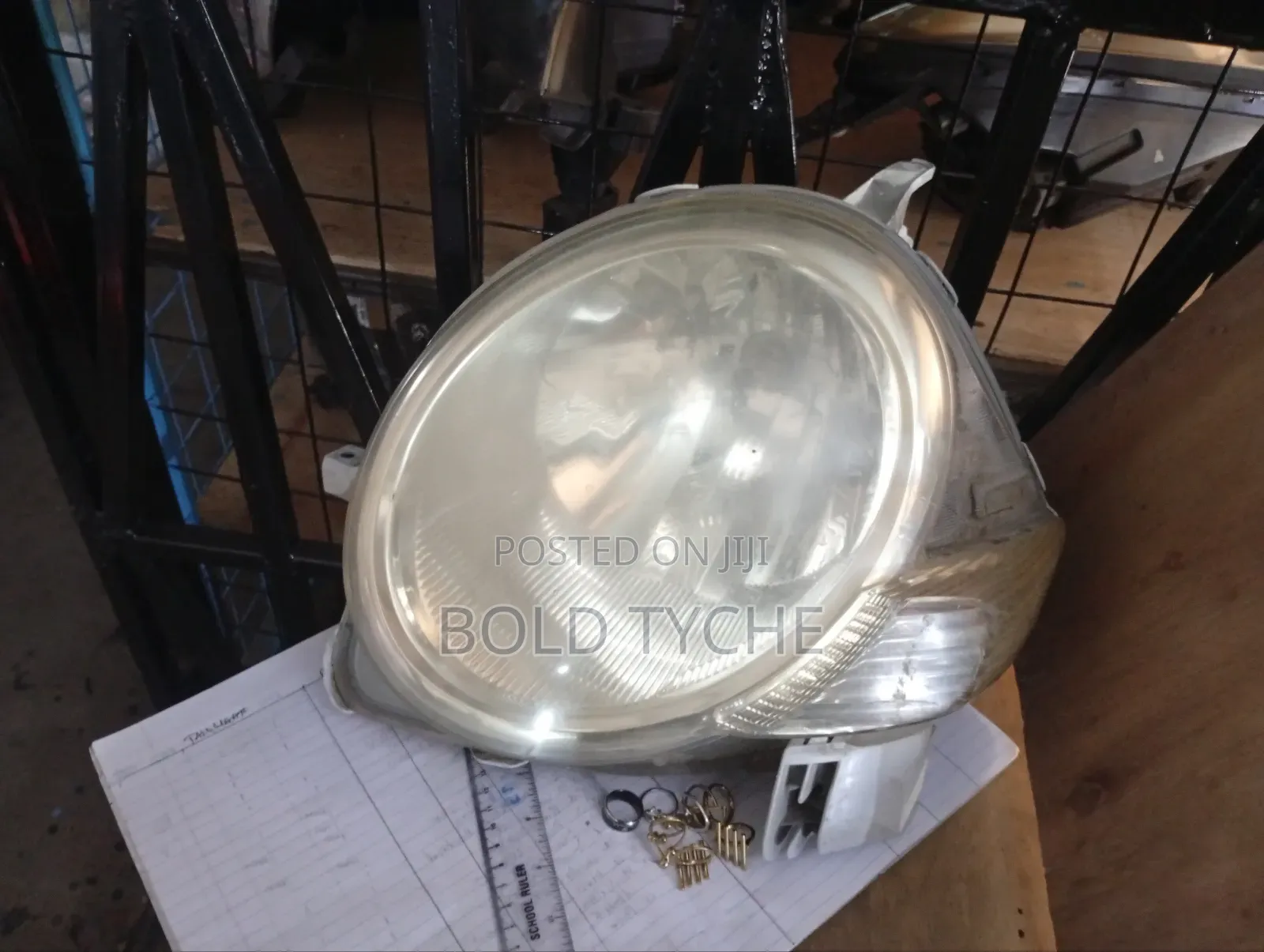 Toyota Sienta 2005 Headlight