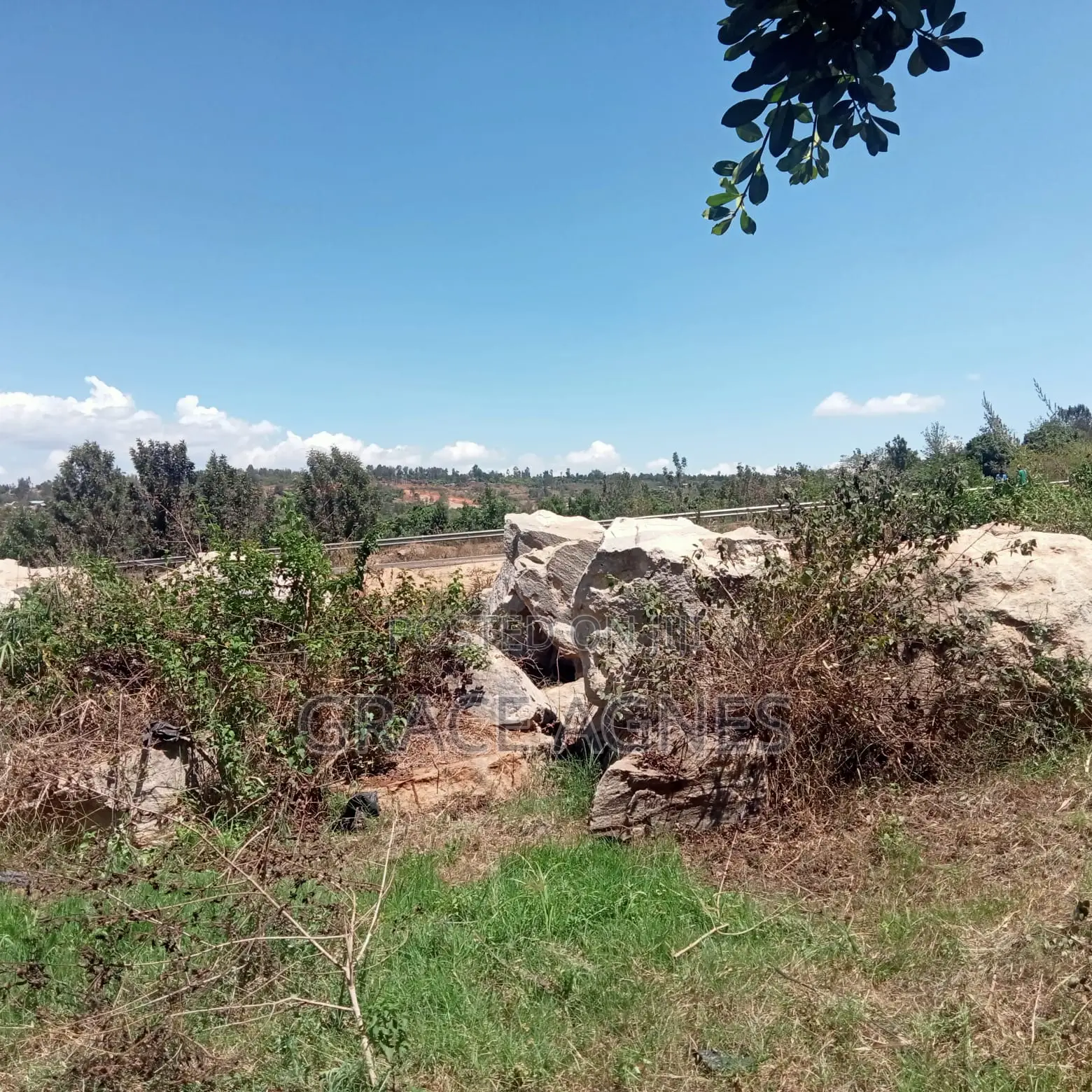 A 3/4prime Land Fronting Tarmack in Makuyu on Distress Sale Price 5m