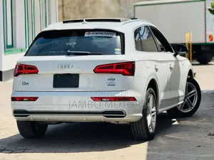 Audi Q5 2.0T Premium AWD quattro 2019 White