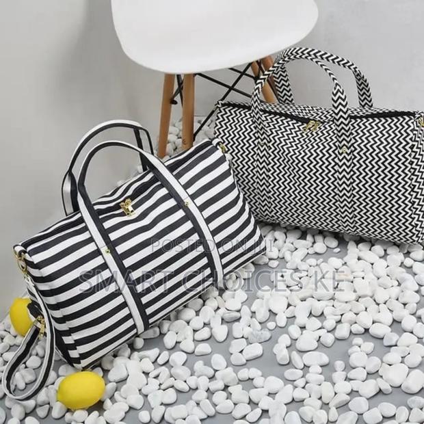 Waterproof Duffel Sports Bag - thumbnail 3
