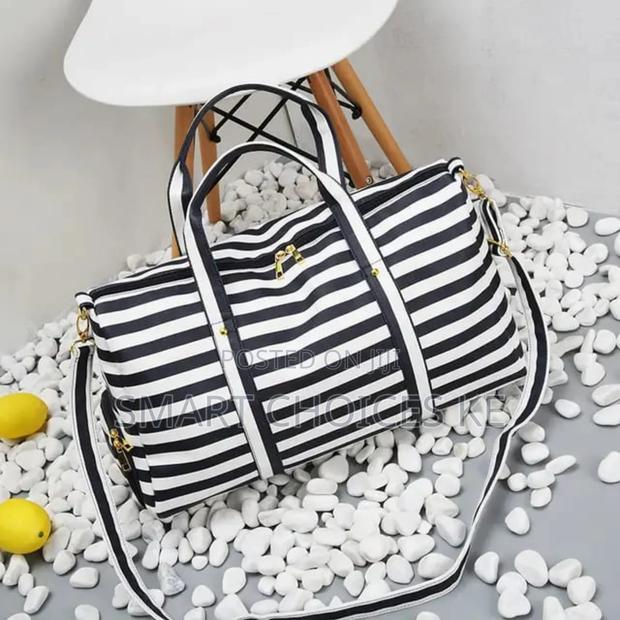 Waterproof Duffel Sports Bag - thumbnail 5