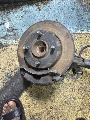 Nissan B15 Complete Shock And Hub - thumbnail 2