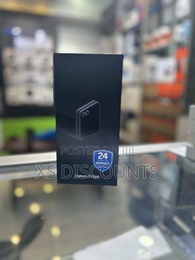 New Samsung Galaxy Z Flip6 256 GB Black