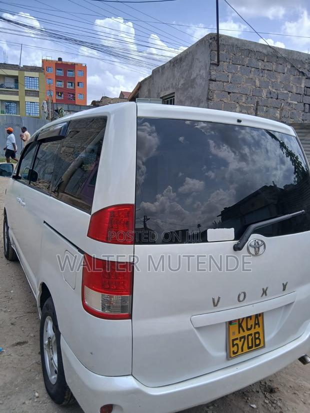 Toyota Voxy 2007 White - thumbnail 6