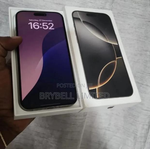 Apple iPhone 16 Pro Max 256 GB Gray - thumbnail 2