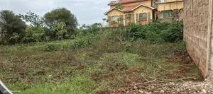 100 by 50 in Murram Road Ngoingwa