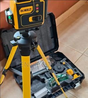 2 Batteries Dewalt Laser Level Machine/ Laser Level Machine - main view