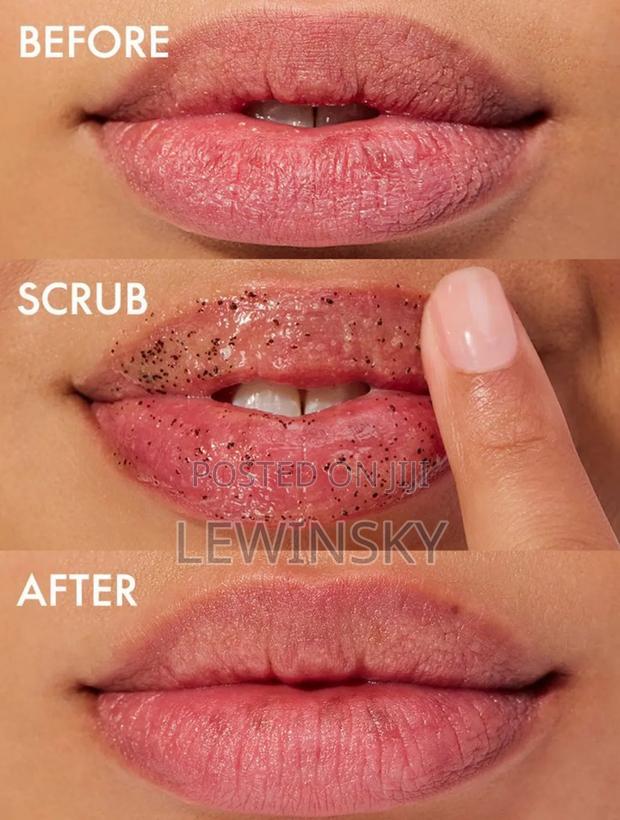 Lip Lightening Cream_removes Dark Lips and Adds Colour