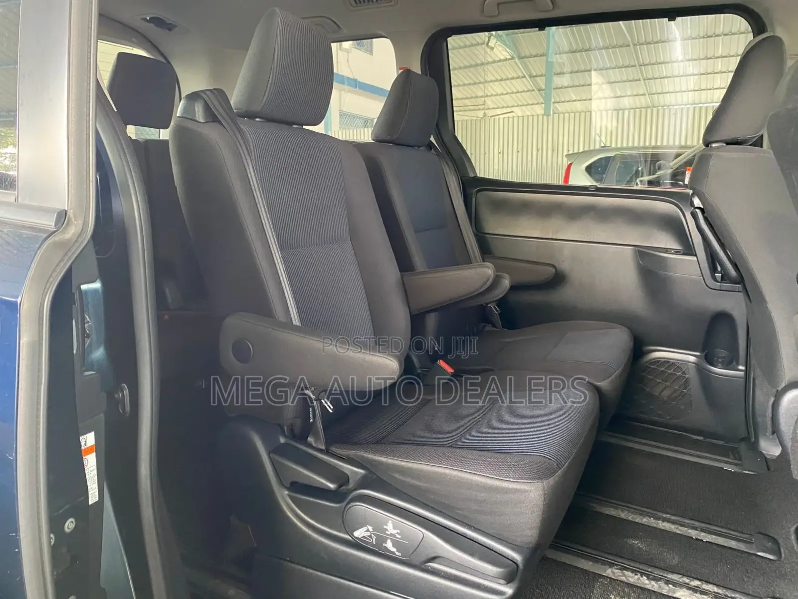 Toyota Voxy 2018 Blue