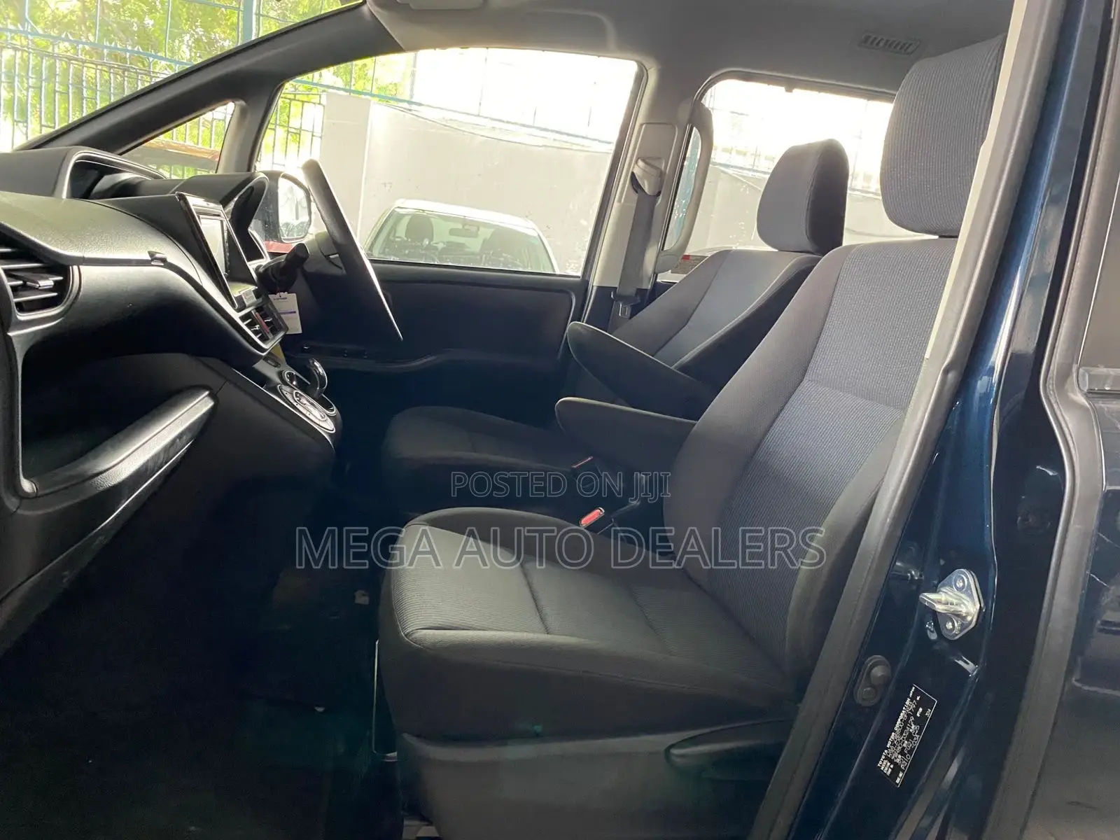 Toyota Voxy 2018 Blue