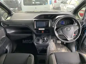 Toyota Voxy 2018 Blue