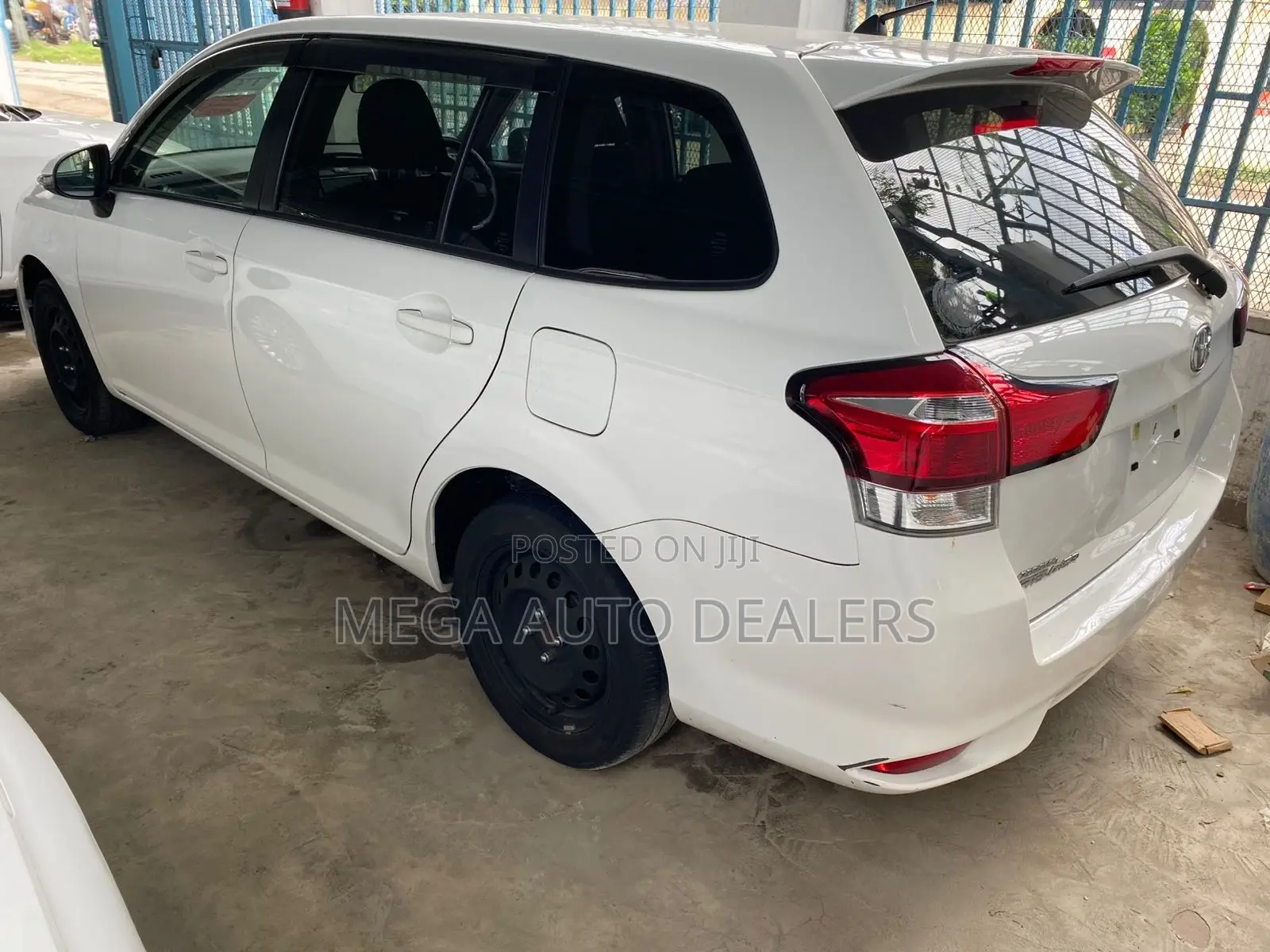 Toyota Corolla Fielder 2018 White
