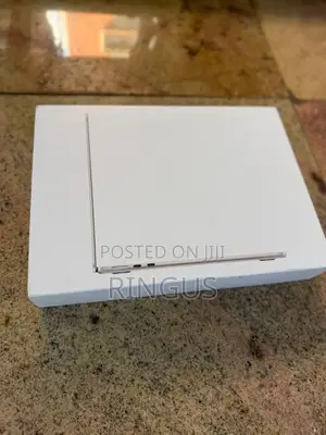 New Laptop Apple MacBook Air 2023 M2 8GB Apple M2 SSD 256GB