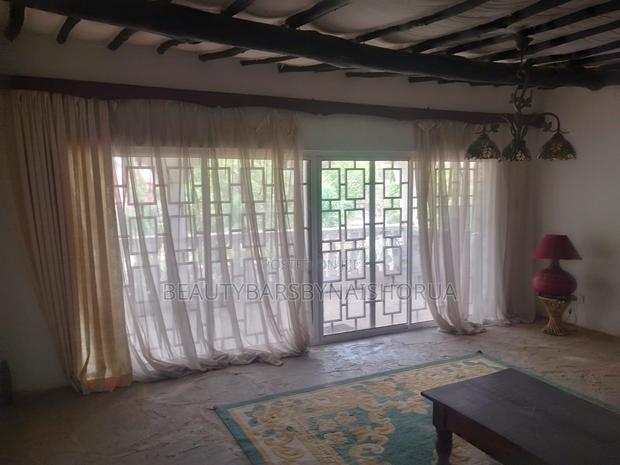 5bdrm Villa in Diani for sale - thumbnail 12