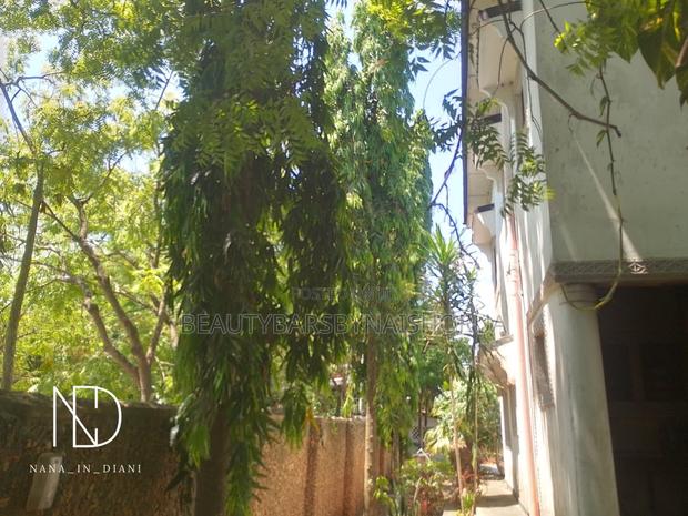 5bdrm Villa in Diani for sale - thumbnail 3