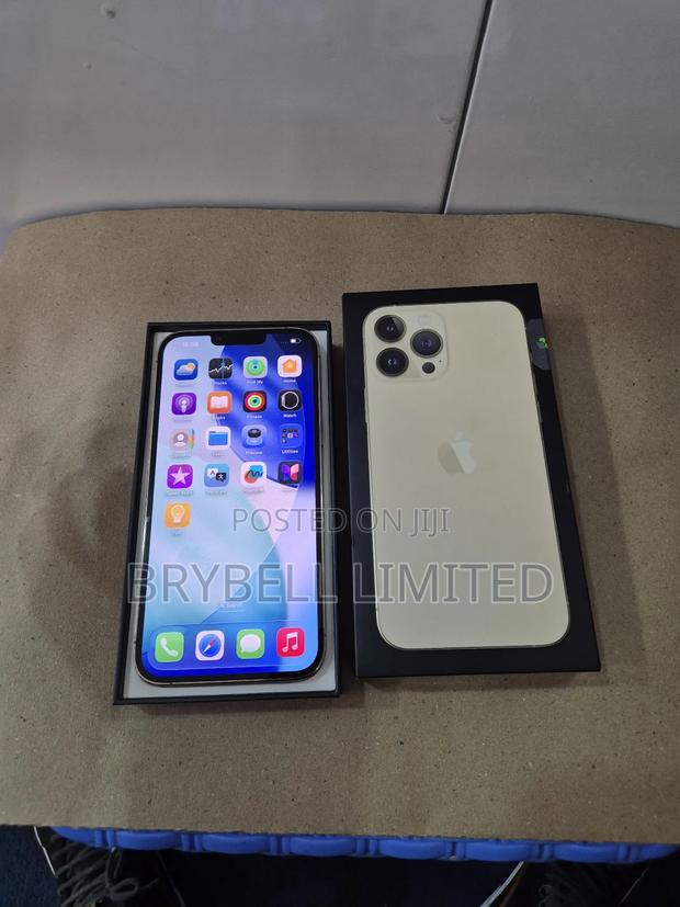 Apple iPhone 13 Pro Max 256 GB Gold - main view