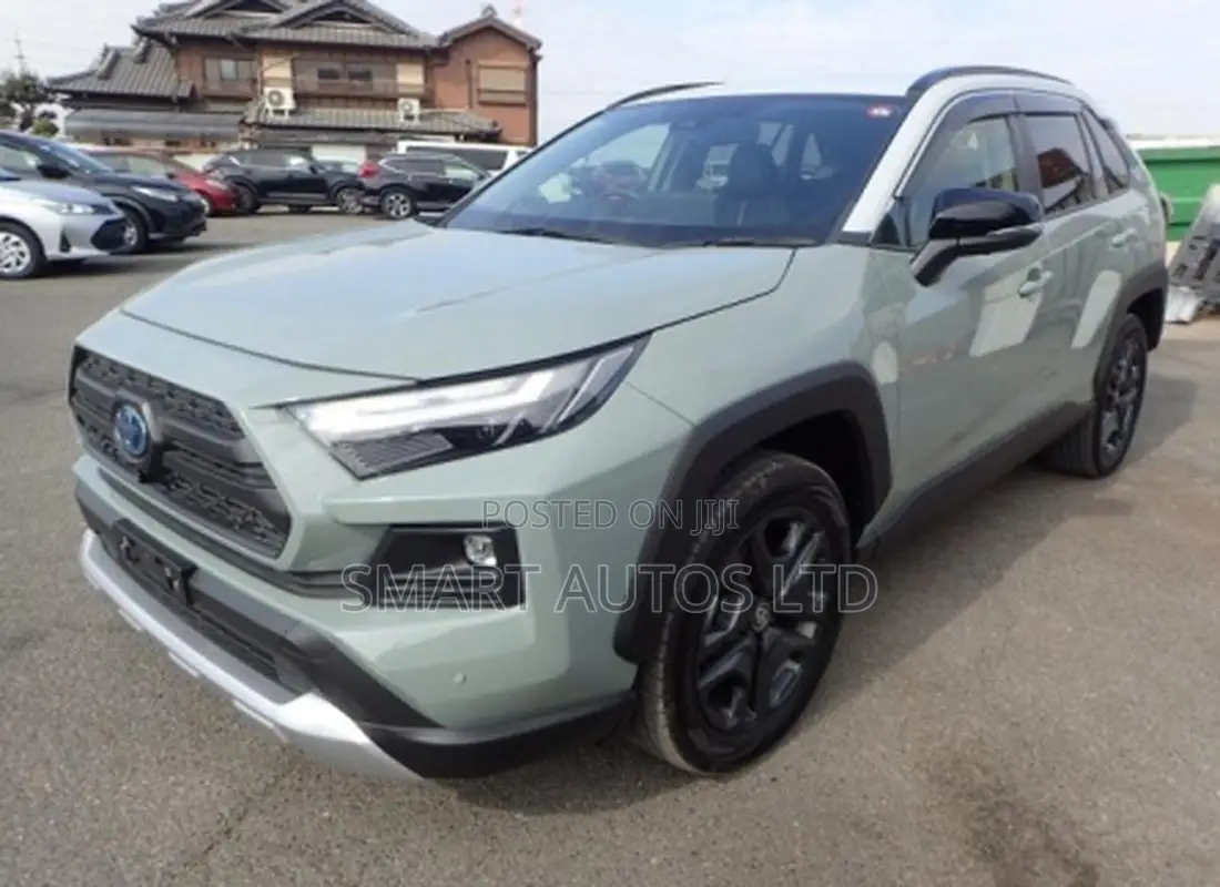 Toyota RAV4 Hybrid 2023 Silver