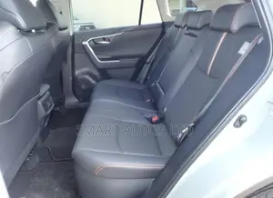 Toyota RAV4 Hybrid 2023 Silver