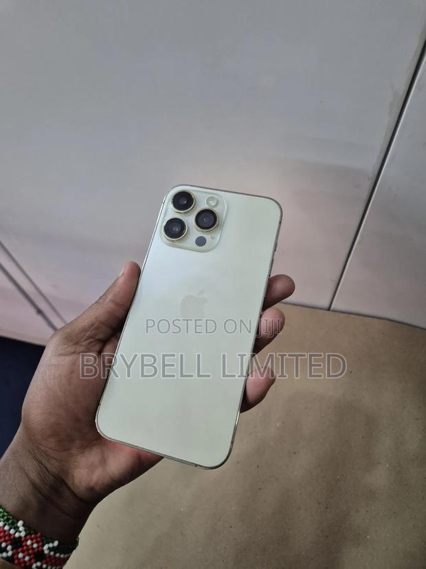 Apple iPhone 14 Pro Max 256 GB Gold - main view